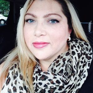 Meet your Posher, Jenifer